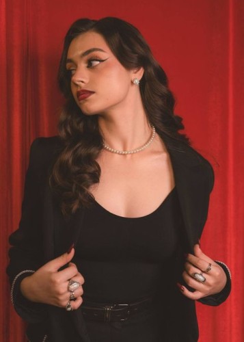 Полли, Г. Братск